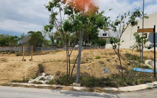 TERRENO EN VENTA BOSQUES DE LAS MISIONES, CARRETERA NACIONAL.