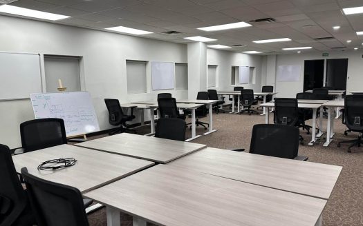 Oficina en renta en Monterrey acondicionada