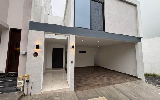 CASA EN VENTA EN ZONA DOMINIO CUMBRES, SANTORAL