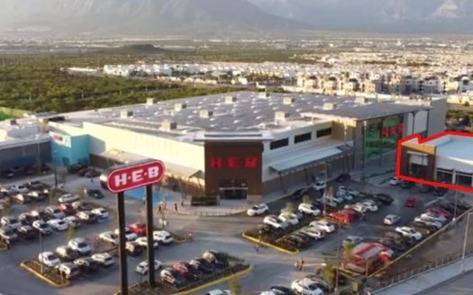 Renta de Local Comercial en Av. Paseo de los Leones, Cumbres