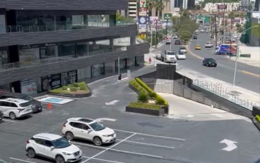 Renta de Local comercial en San Agustin, San Pedro Garza Garcia