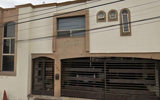 Casa en venta en Cumbres 4 Sector