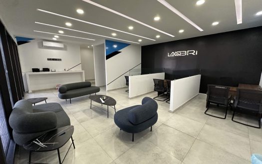 Local Comercial en Renta Plaza Forum Leones Cumbres García