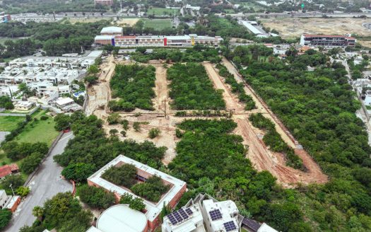 Terreno en Venta en Carretera Nacional a 5 minutos de Esfera City Center
