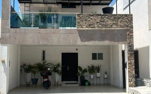 Casa en Venta en Fraccionamiento La Perla sur de Monterrey