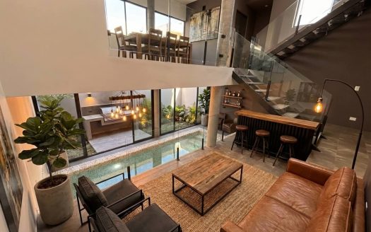 VENTA DE CASA CON ALBERCA – Cumbres Elite Premier
