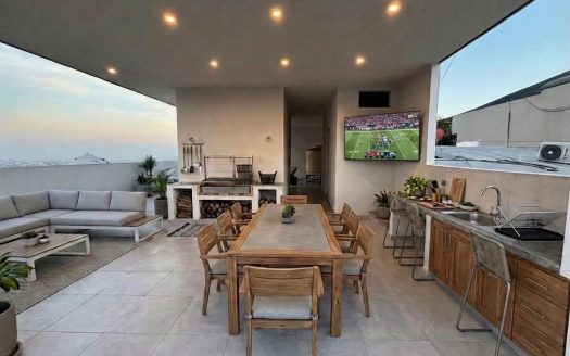 CASA EN VENTA, CUMBRES 4TO SECTOR ARRIBA DE LEONES