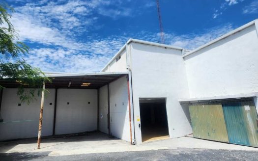 Bodega en renta en Ciénega de Flores